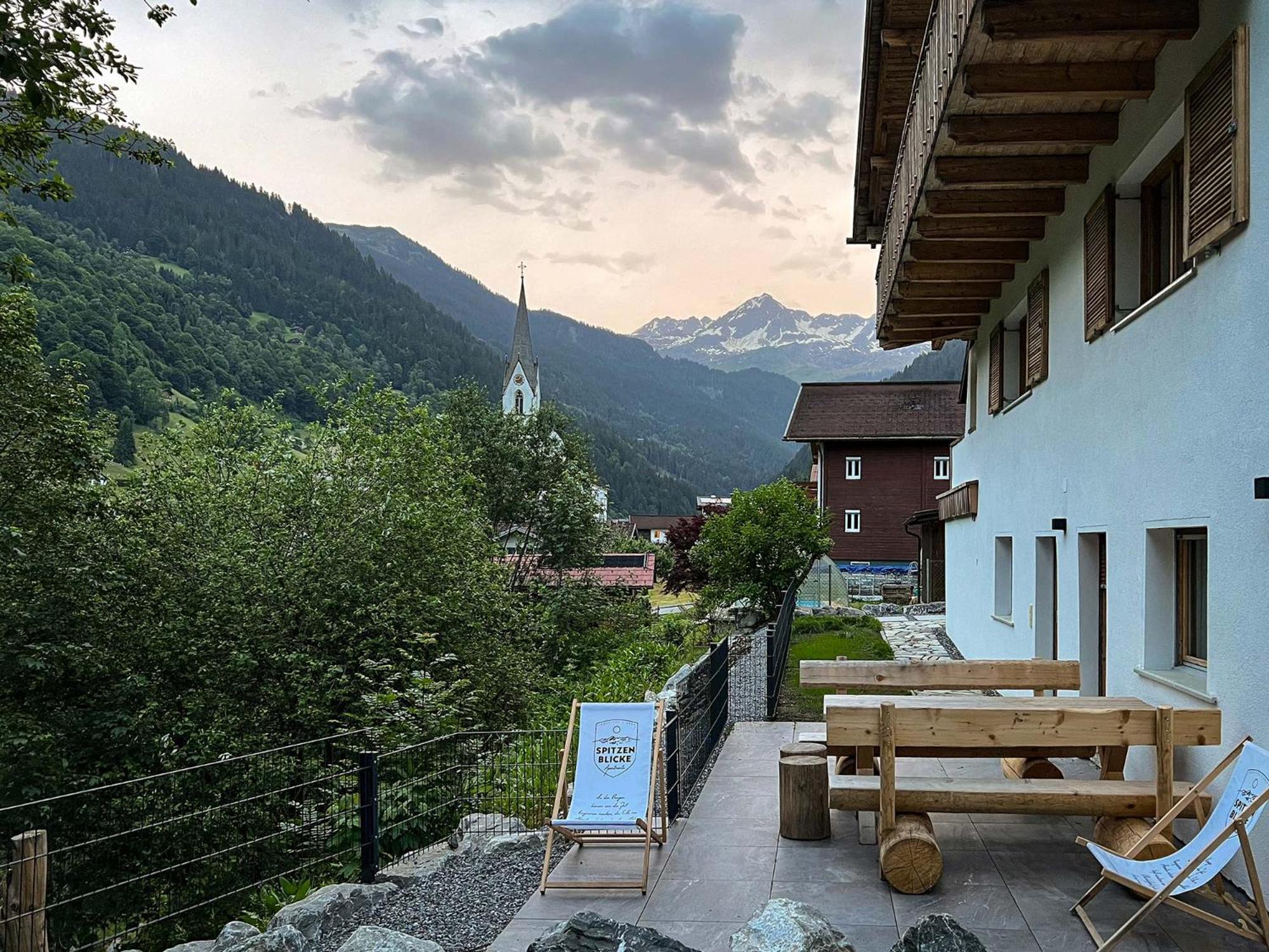 Spitzen Blicke - Apartments Silbertal Exterior photo